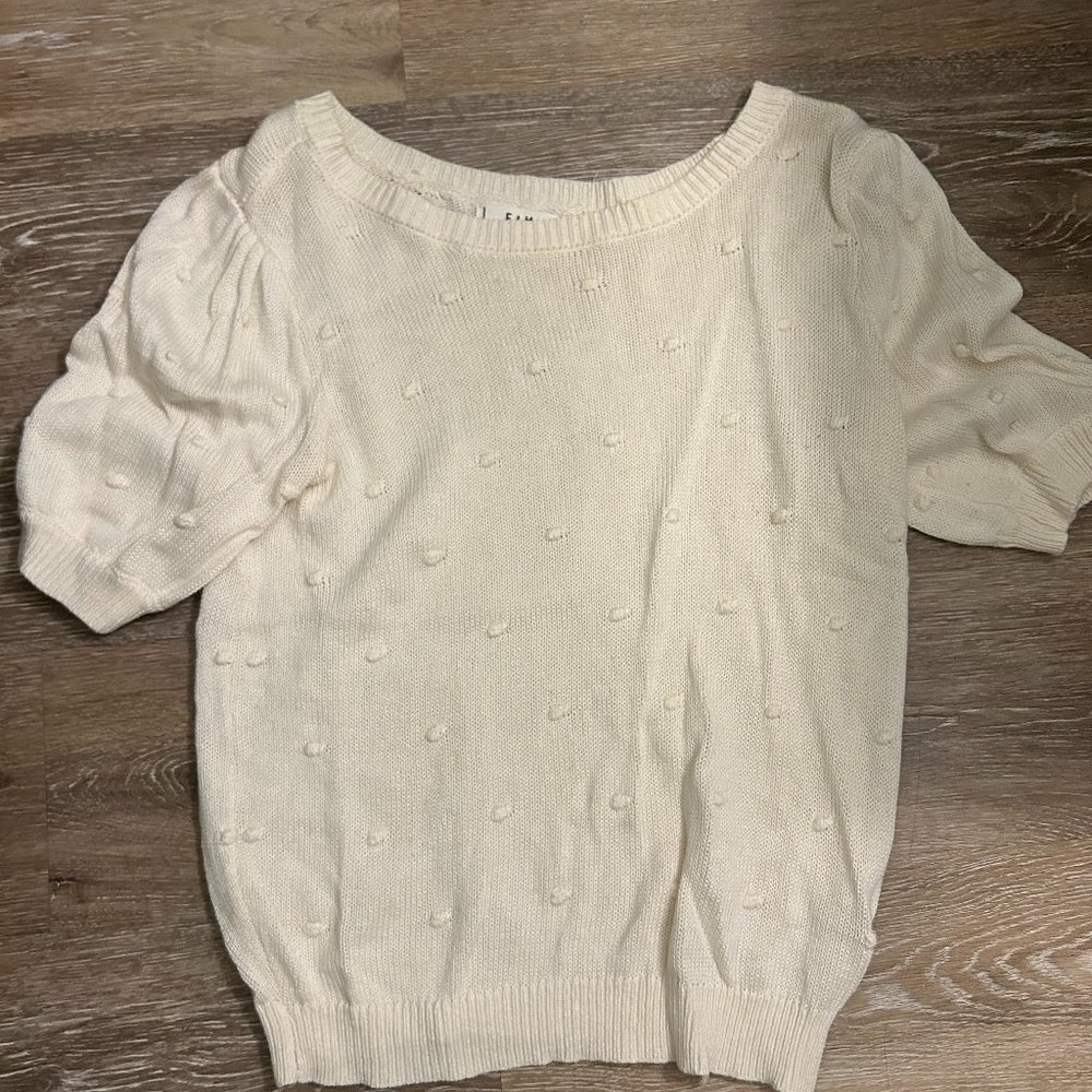 Short-sleeved sweater shirt